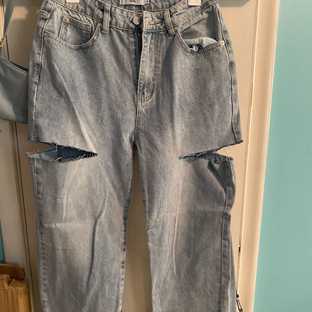 adika lightwash jeans